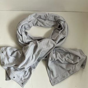 Lululemon snap scarf